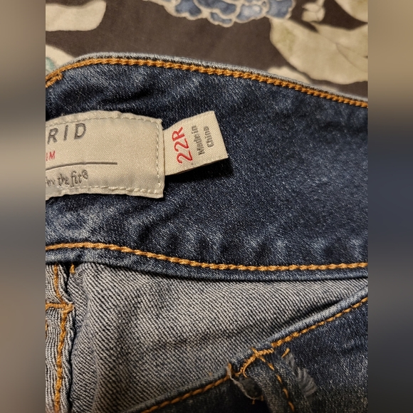 Jeans - Picture 1 of 2